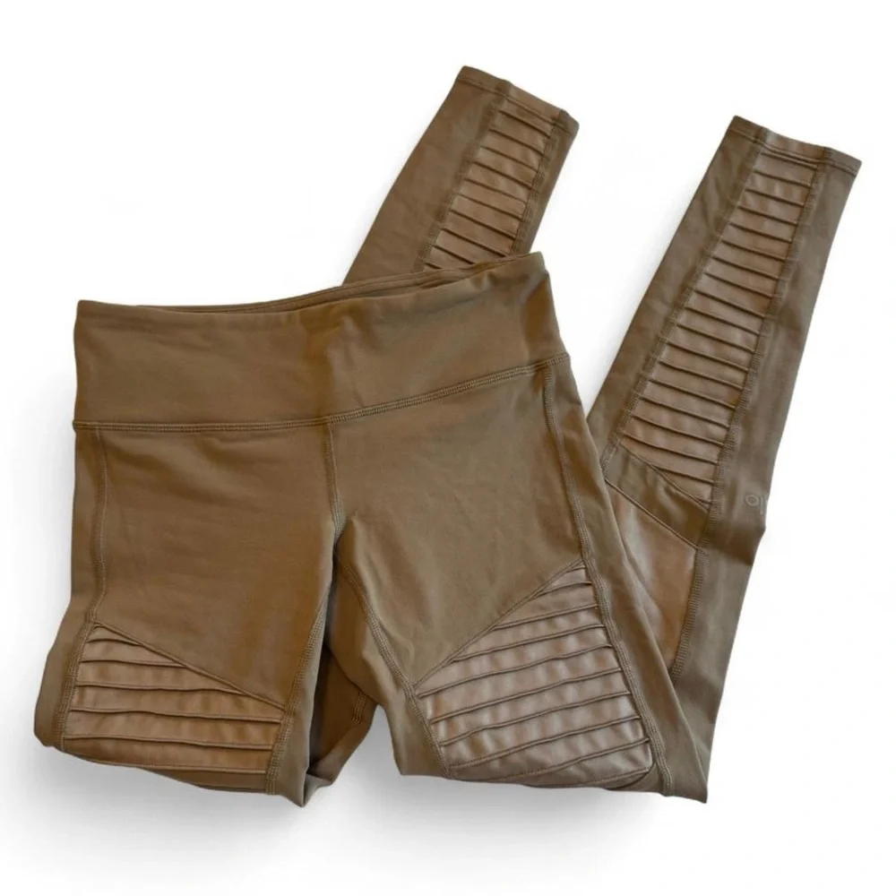 ALO Yoga Moto Legging Size Small Taupe Ribbed Panel High Waist